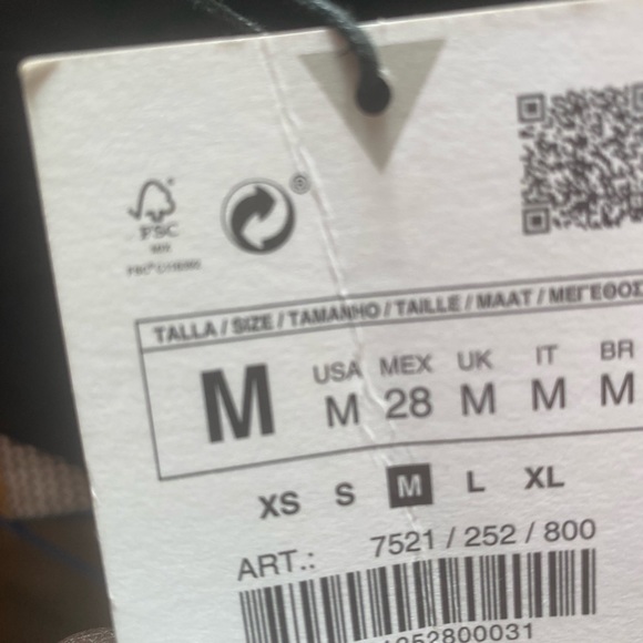 Black skirt - Picture 3 of 3